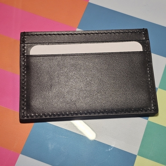 Gucci GG Logo Card Holder in Black Gold Gucci Logo - Picture 3 of 4